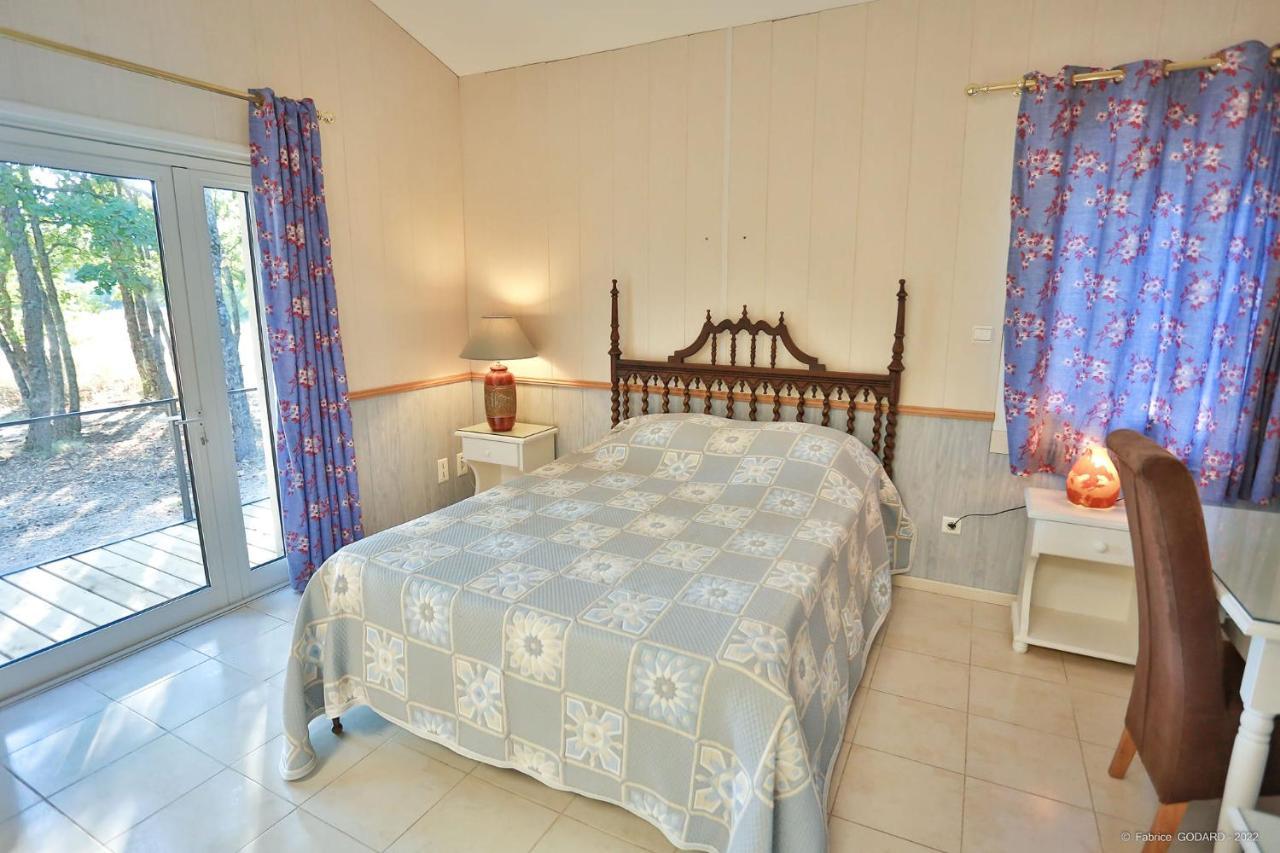 Hotel Restaurant Gite Les Lavandins Saint-Christol  Bagian luar foto
